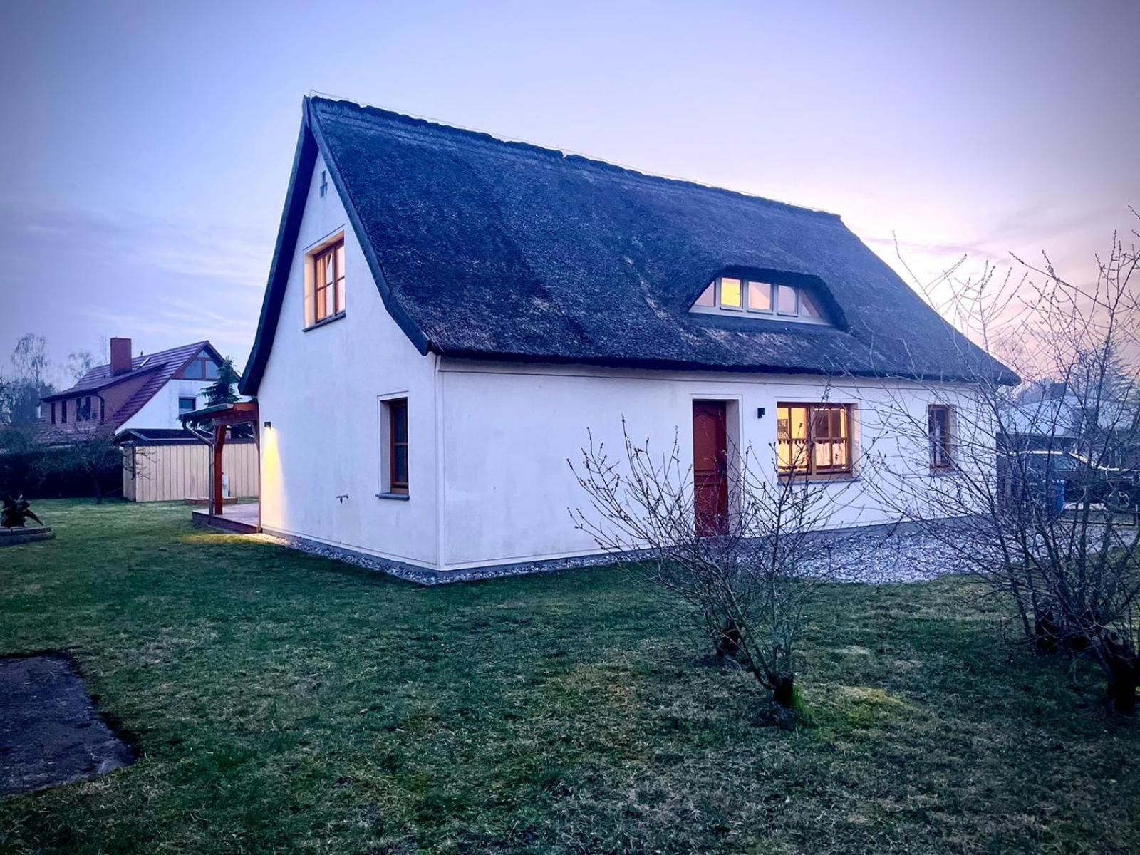 Huus Am Darss Villa Fuhlendorf  Buitenkant foto